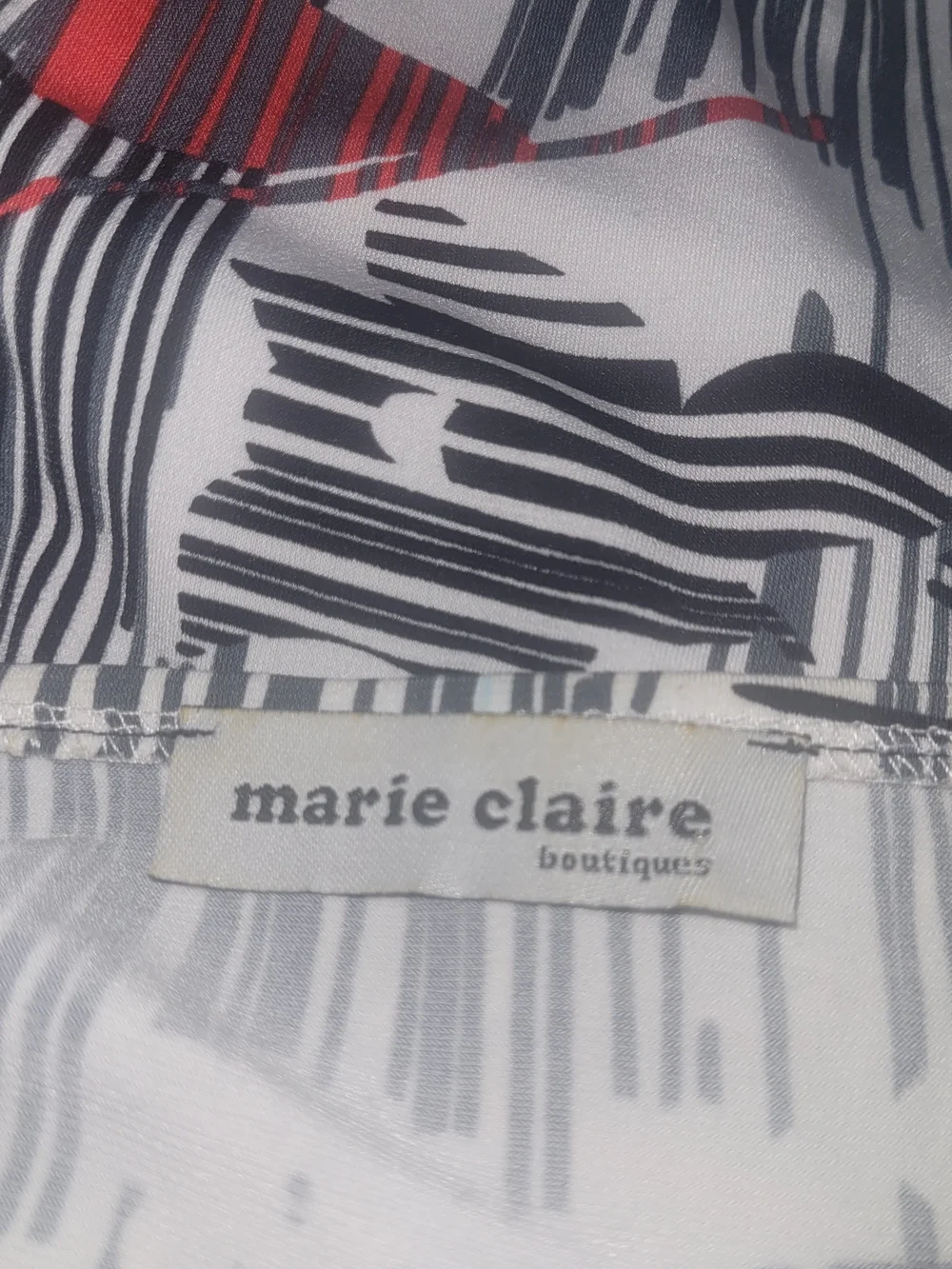 Marie Claire Floral Print V-Neck Cap Sleeve Dress in Black, White & Red - Picture 7 of 7